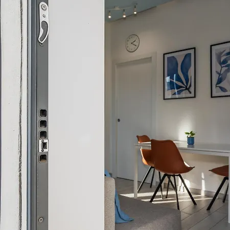 Habesha Flats - A Quiet Retreat Just Steps From The Metro M1 Milão