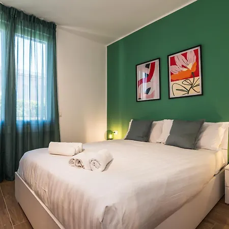 Habesha Flats - A Quiet Retreat Just Steps From The Metro M1 Milão
