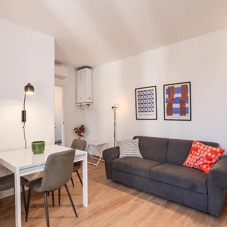 Habesha Flats - A Quiet Retreat Just Steps From The Metro M1 Milão