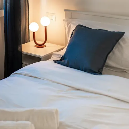 Apartamento Habesha Flats - A Quiet Retreat Just Steps From The Metro M1 *