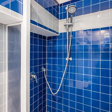 Habesha Flats - A Quiet Retreat Just Steps From The Metro M1 Milão