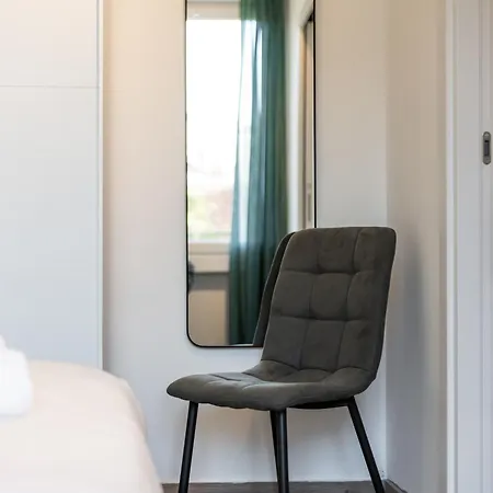 Apartamento Habesha Flats - A Quiet Retreat Just Steps From The Metro M1 *