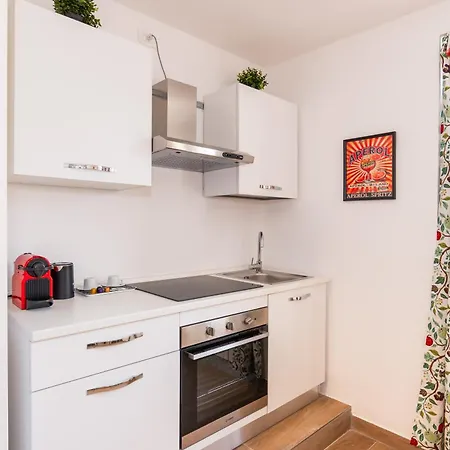 Habesha Flats - A Quiet Retreat Just Steps From The Metro M1 Apartamento *