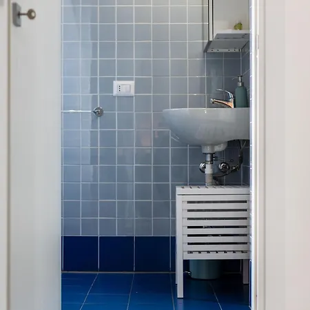 Habesha Flats - A Quiet Retreat Just Steps From The Metro M1 Apartamento Milão