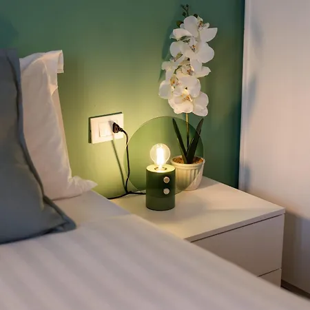 Habesha Flats - A Quiet Retreat Just Steps From The Metro M1 Apartamento Milão