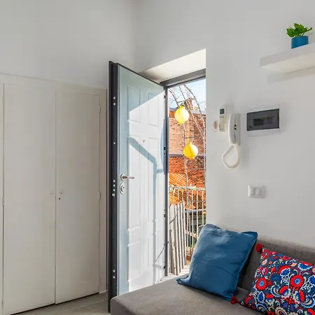Habesha Flats - A Quiet Retreat Just Steps From The Metro M1 * Milão