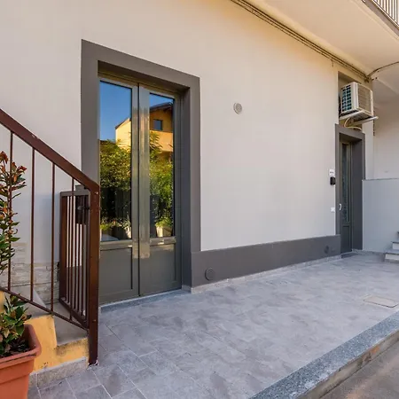 Habesha Flats - A Quiet Retreat Just Steps From The Metro M1 Milão