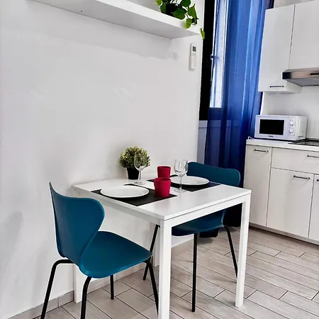 Habesha Flats - A Quiet Retreat Just Steps From The Metro M1 * Milão