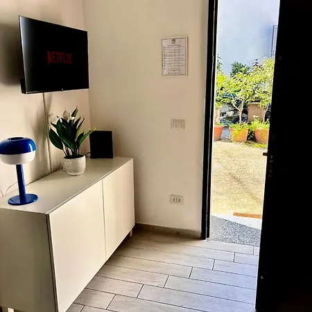 Habesha Flats - A Quiet Retreat Just Steps From The Metro M1 Milão