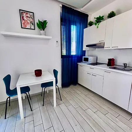 Habesha Flats - A Quiet Retreat Just Steps From The Metro M1 * Milão